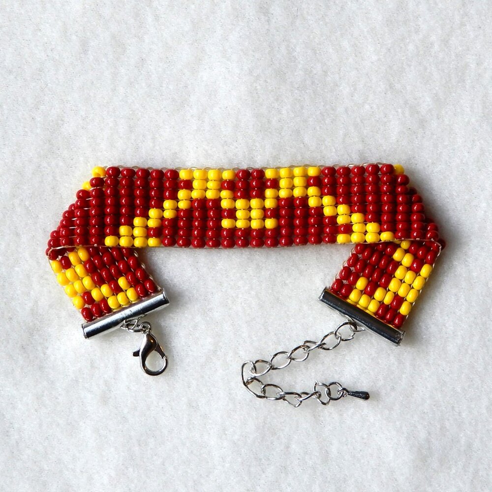 Minnesota bead bracelet, handmade, adjustable length, gameday